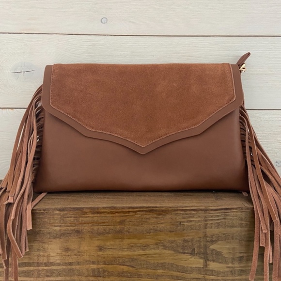 NWOT Brown faux leather fringe handbag - Picture 2 of 2